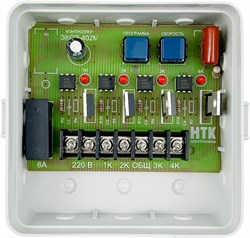 Светоконтроллер ЭКСЭ-402М (8 А/IP54) 2027